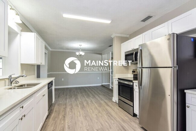 Foto del edificio - 4 Bedroom Pet-Friendly Home in BRANDON, FL...