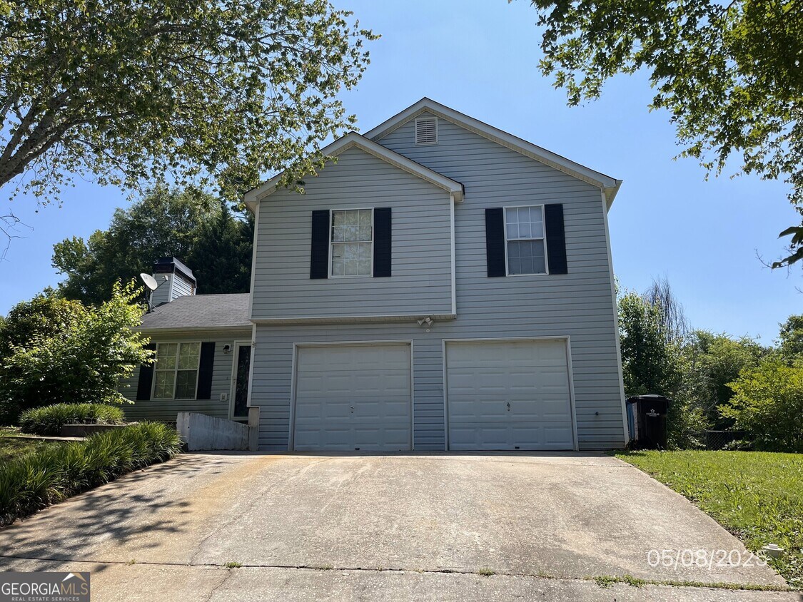 Foto principal - 260 Village Dr