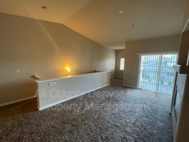 Foto del edificio - 6262 Kilmer Loop