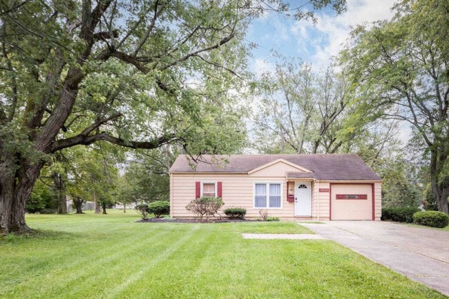 Building Photo - 19229 Pierce Dr