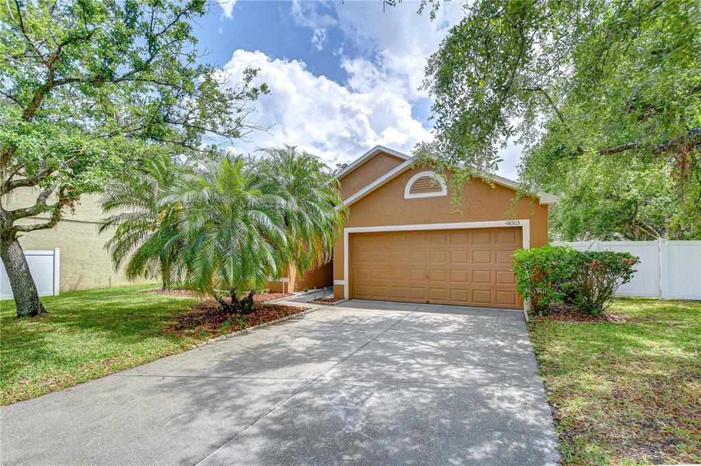 Foto principal - 18303 Elmhurst Ln