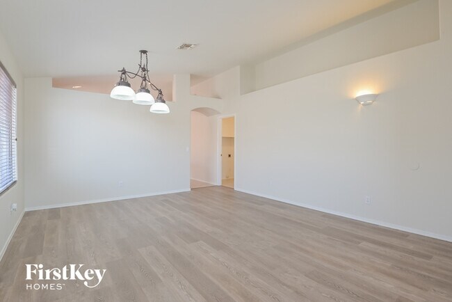 Building Photo - 6951 W Red Rock Dr