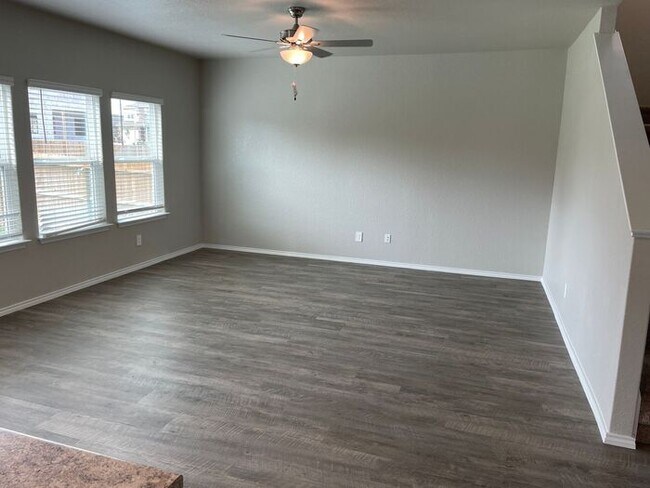 Building Photo - Prize-Winning Special! | $500 Move-In Credit + Beautiful 4-Bed, 2.5-Bath Home in Saint Hedwig