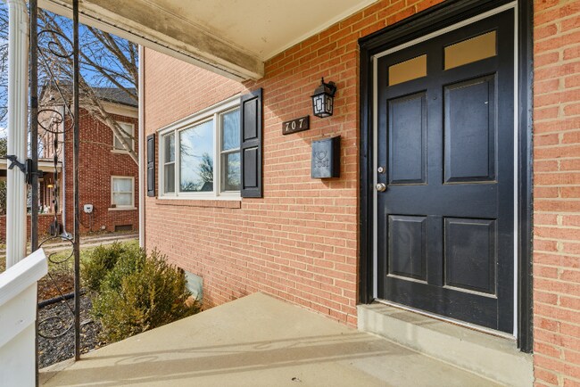 Foto del edificio - 707 Fairview Ave