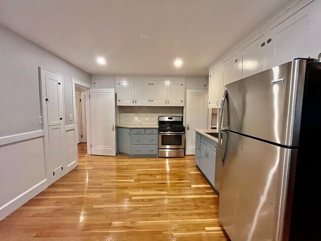 Building Photo - 94 Glendale Rd