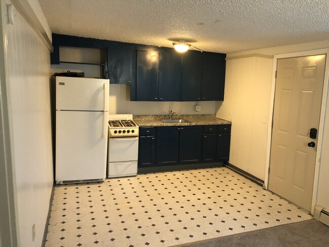 Building Photo - 2608 W 30th Ave