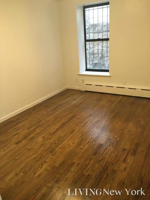 Building Photo - 330 W 141st St
