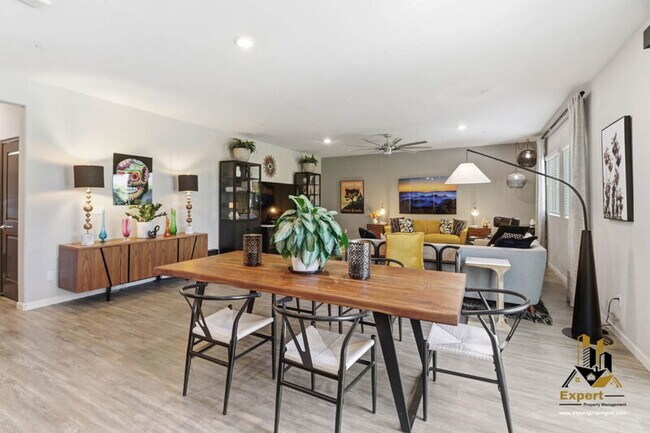 Building Photo - 8256 Schellhous Dr