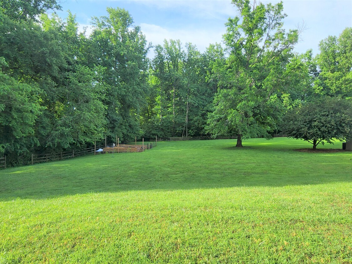 Primary Photo - 5201 Brentwood Farm Dr