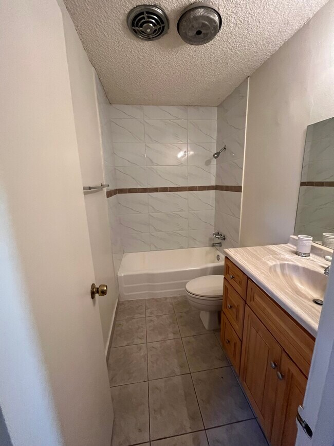 24370 Newhall Ave, Santa Clarita, CA 91321 Apartments in Santa