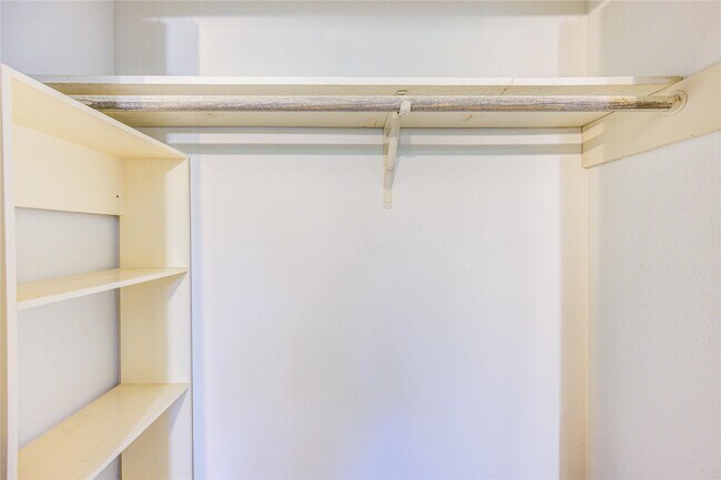 Foto del edificio - 1510 Chestnut Tree Ln