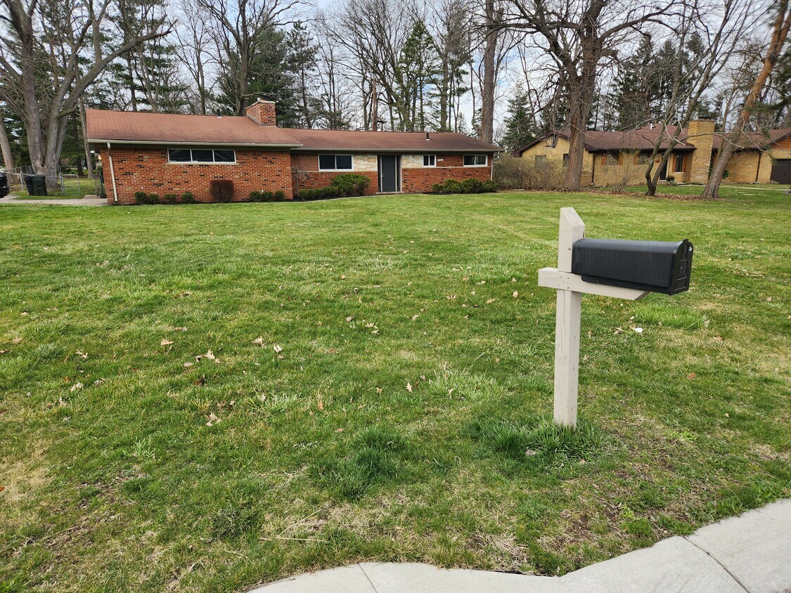 Primary Photo - 240 Stark Rd