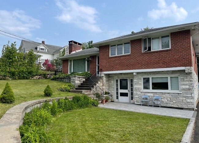 Photo - 260 French St House