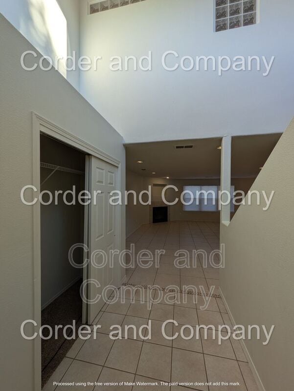 Building Photo - 11243 Campo Del Oso Ave NE