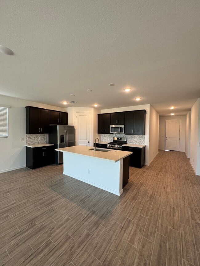 Foto del edificio - BRAND NEW HOME IN ALORAVITA IN PEORIA