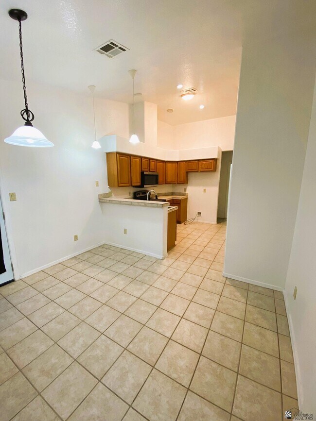 Foto del edificio - 1422 Andrea Ave