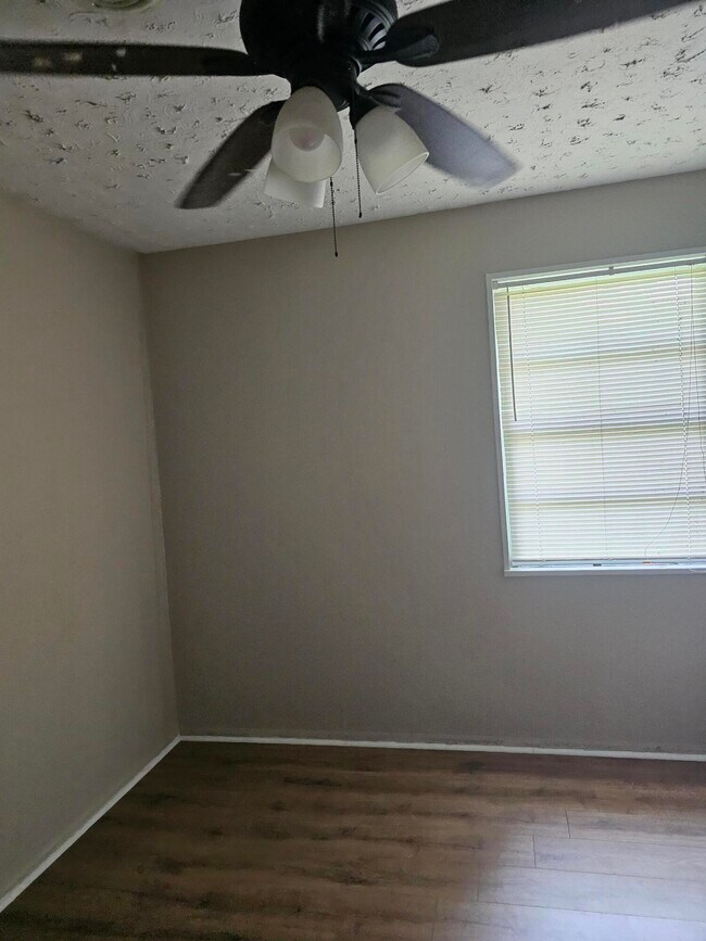 Foto del edificio - 641 Yates St NE