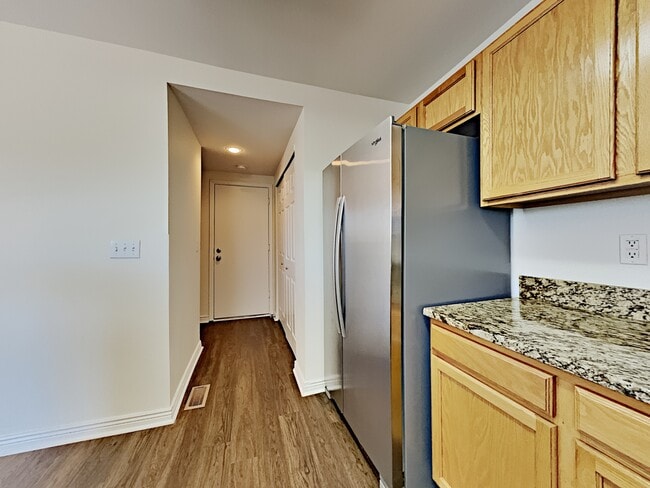 Building Photo - 19984 E Lasalle Dr