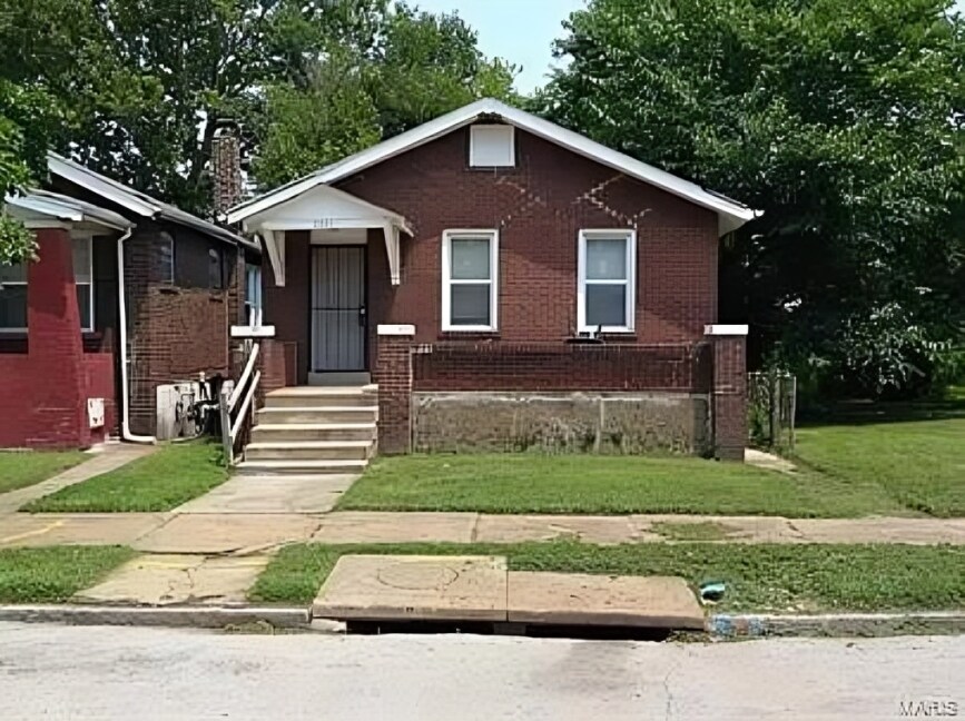 Primary Photo - 4845 Carter Ave