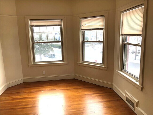 Foto del edificio - 185 Bluff Ave