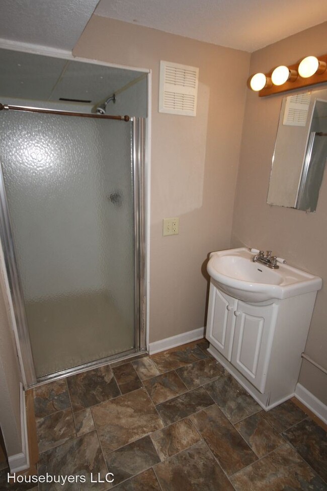 Building Photo - 3 br, 2 bath House - 7541 Southview Dr
