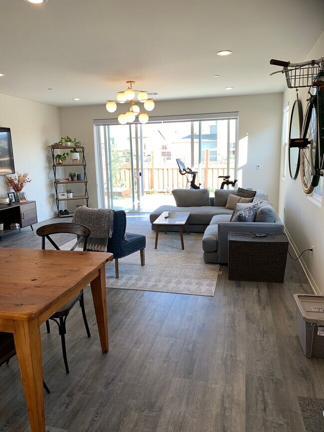 Foto del edificio - Beautiful 4 BD / 3 BA Home in Righetti Ranch