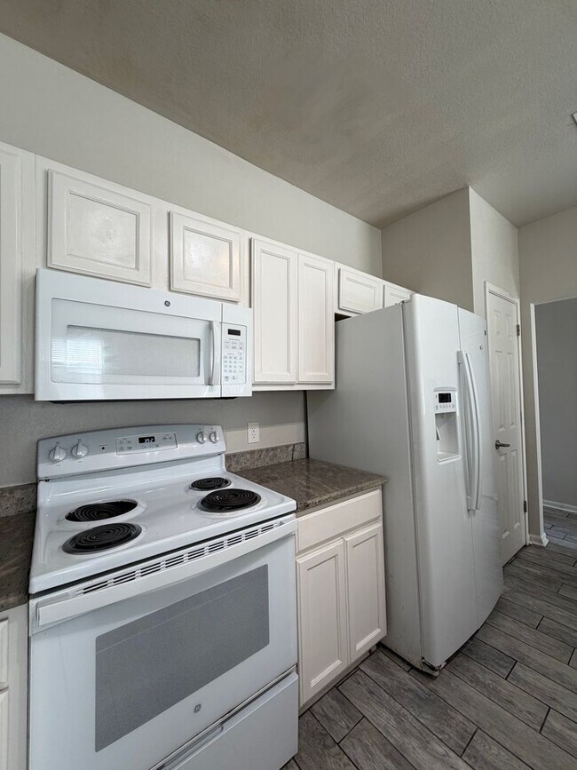 Foto del edificio - Beautifully Updated 3Bed/2.5Bath Townhouse in the Heart of Destin