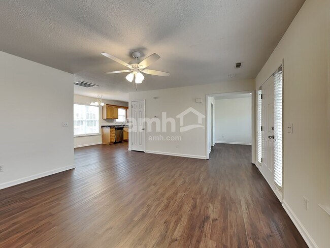 Foto del edificio - 5520 Bridgegate Dr