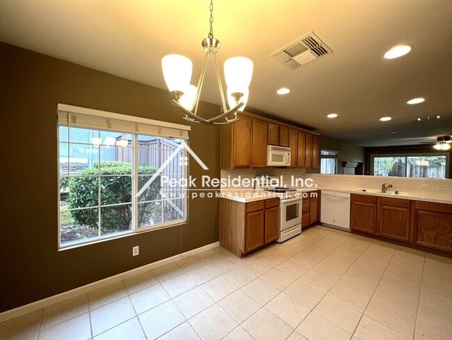Building Photo - 3 br, 2 bath House - 1835 Bonhill Dr