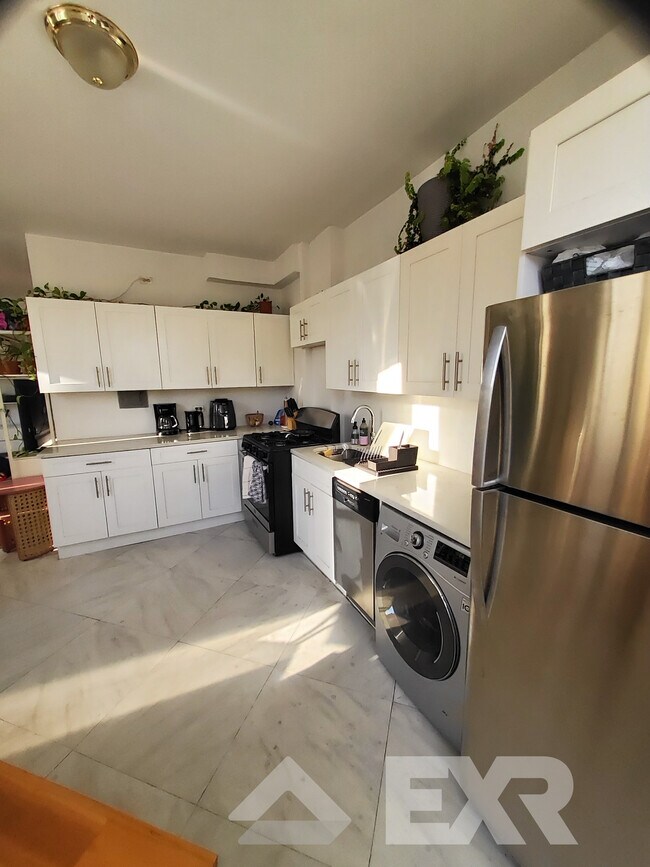 Foto del edificio - 245 Flatbush Ave