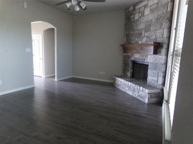 Building Photo - 811 Acadia Ct