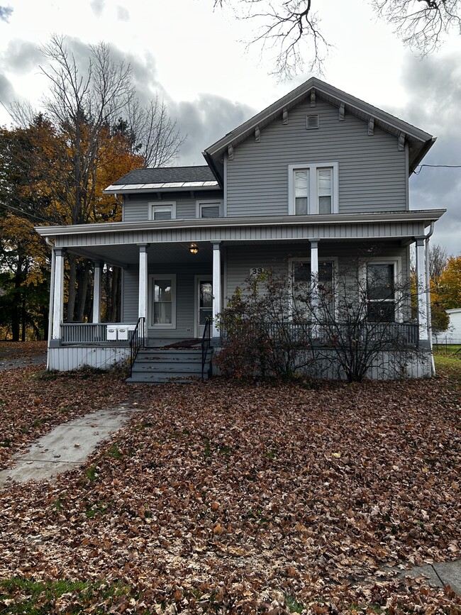 Building Photo - 39 Fairview St