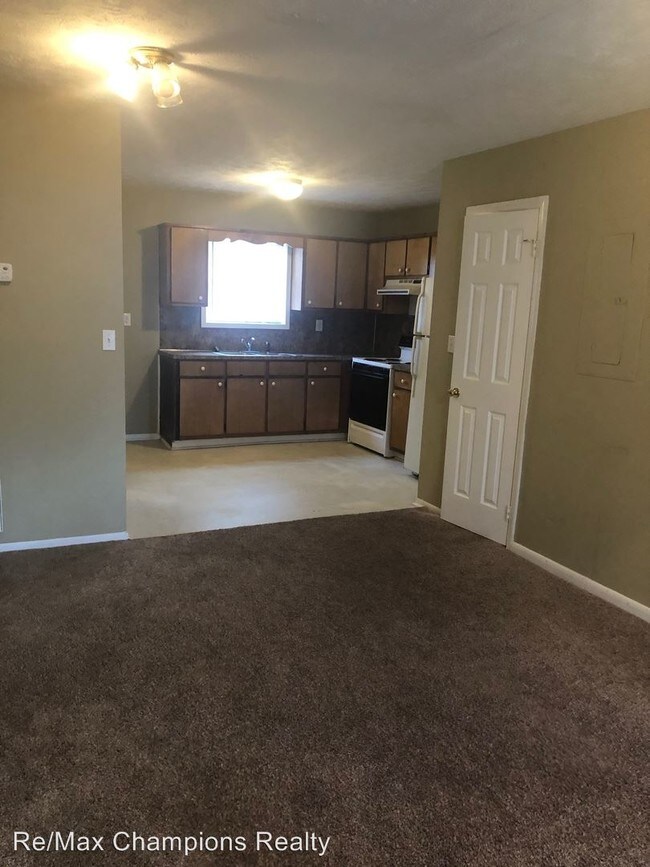 Building Photo - 2 br, 1 bath Apartment - 2045 Lee Rd 235