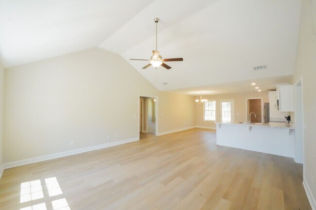 Building Photo - Coming Available!