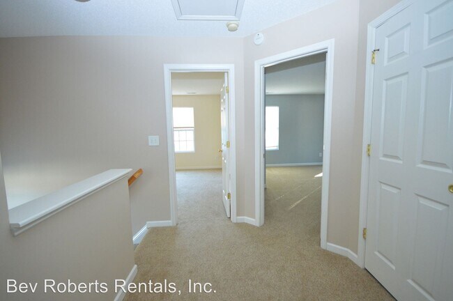 Building Photo - 3 br, 2.5 bath House - 111 Caley Road
