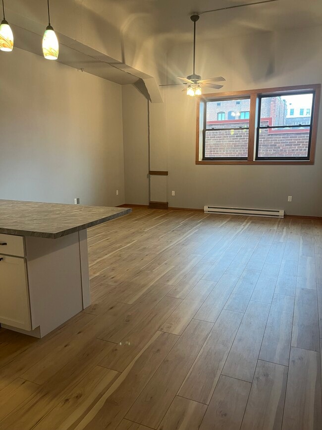 Building Photo - 120 5th Ave N