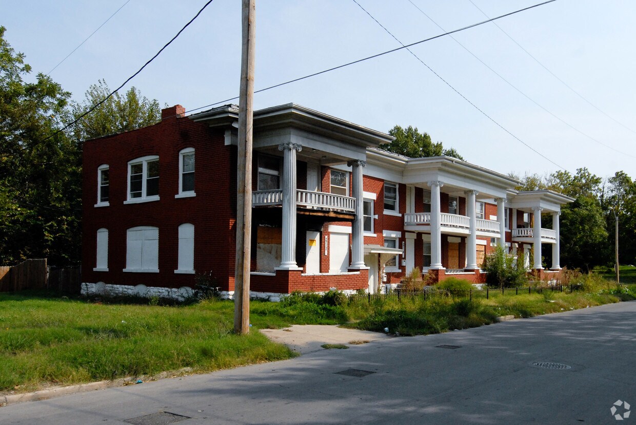 Foto principal - 2712 E 26th St