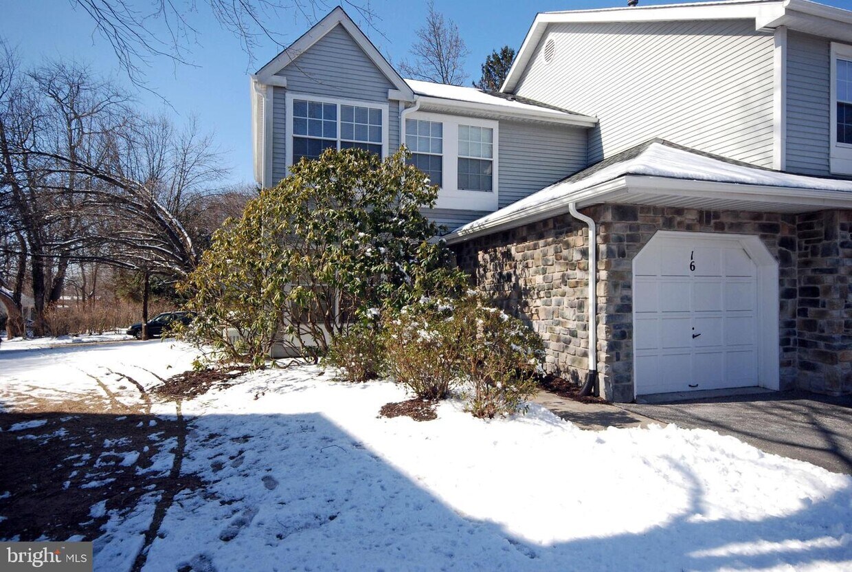 16 Village Ct, Lawrence Township, NJ 08648 House Rental in Lawrence