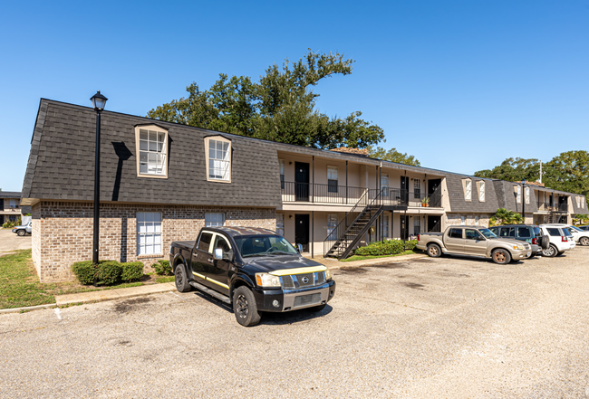 Building Photo - Biloxi Oaks Apartments