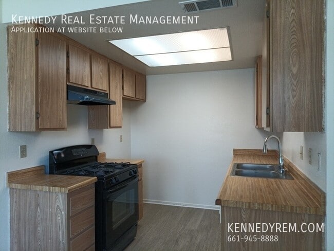 Building Photo - 1647 Gardenia Ct