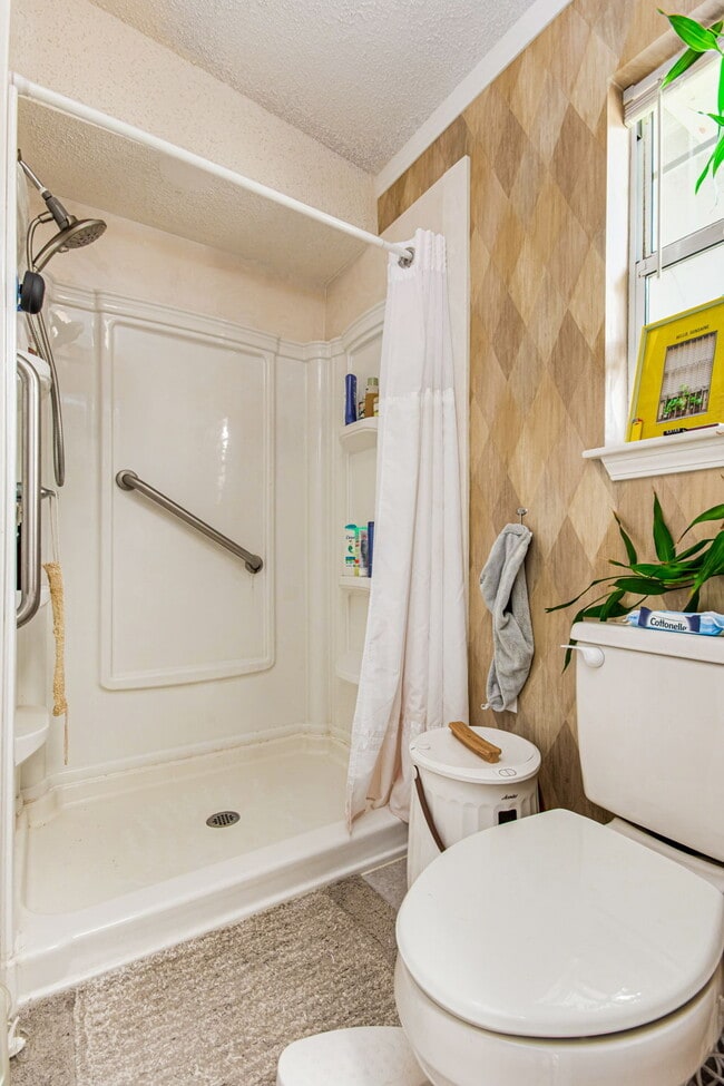 Building Photo - 5272 Choctaw Ave