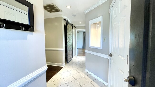 Building Photo - 1120 Revelstroke Ct