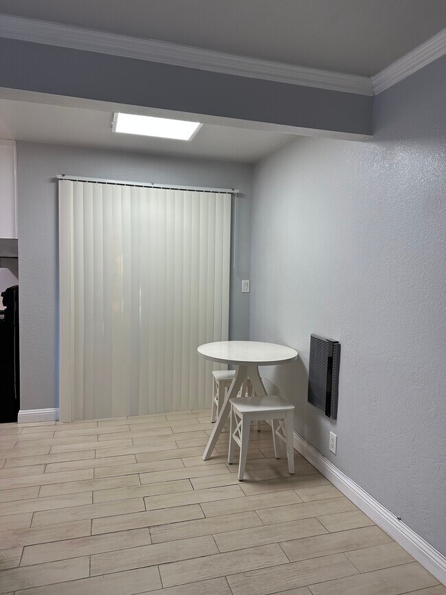 Foto del edificio - 480 E Okeefe St