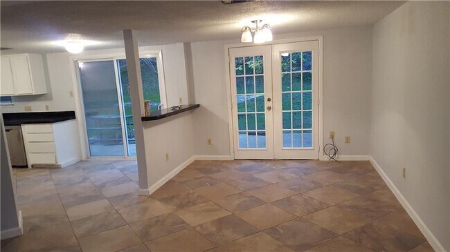 Foto del edificio - 8402 Spring Valley Dr