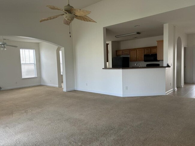 Photo - 433 Tiburon Dr House