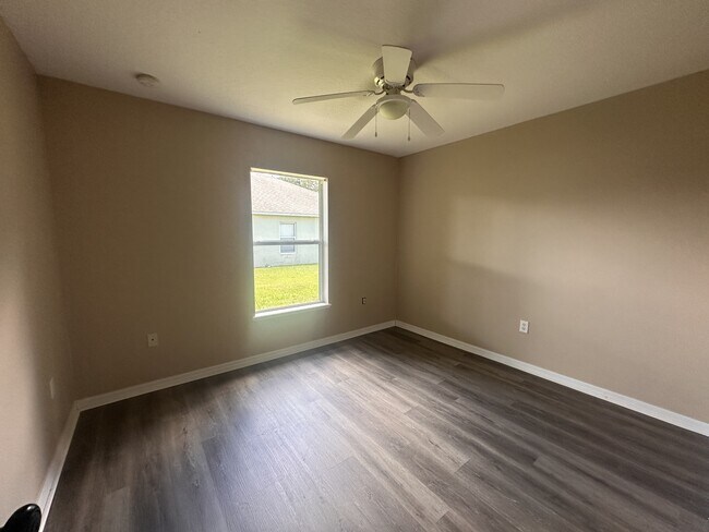 Foto del edificio - 4617 SE 27th St
