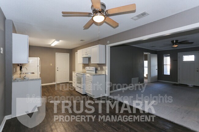 Foto del edificio - 204 W Anderson Ave