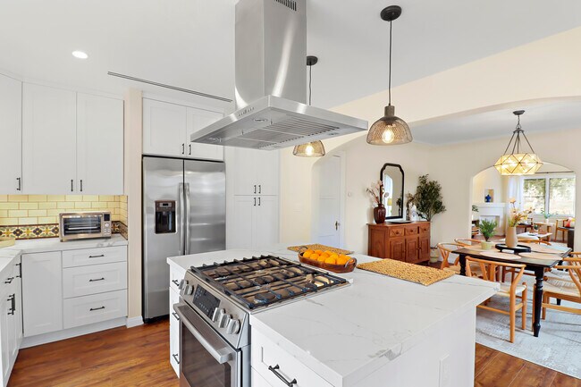 Foto del edificio - 2402 W Silver Lake Dr
