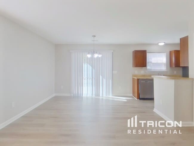 Foto del edificio - 258 Drooping Leaf Ln