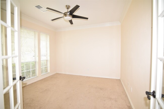 Building Photo - 122 Kentwood Ridge Ct